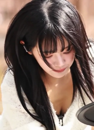 어제자 드럼 셋팅하다가 방송사고 났다는 QWER 쵸단 ㄷㄷ