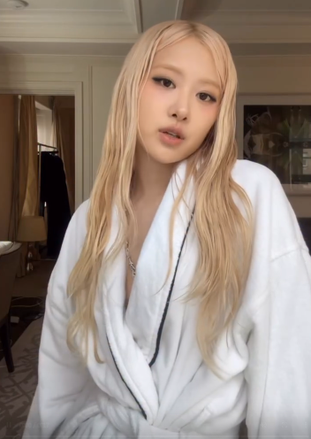 블랙핑크 로제 인스타 라이브 방송중 대ㅊ사 ㄷㄷㄷㄷ