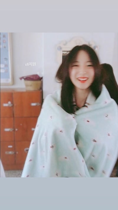 인스타 스토리로 옛날 사진 대방출한 하지원 치어리더 ㄷㄷㄷㄷ