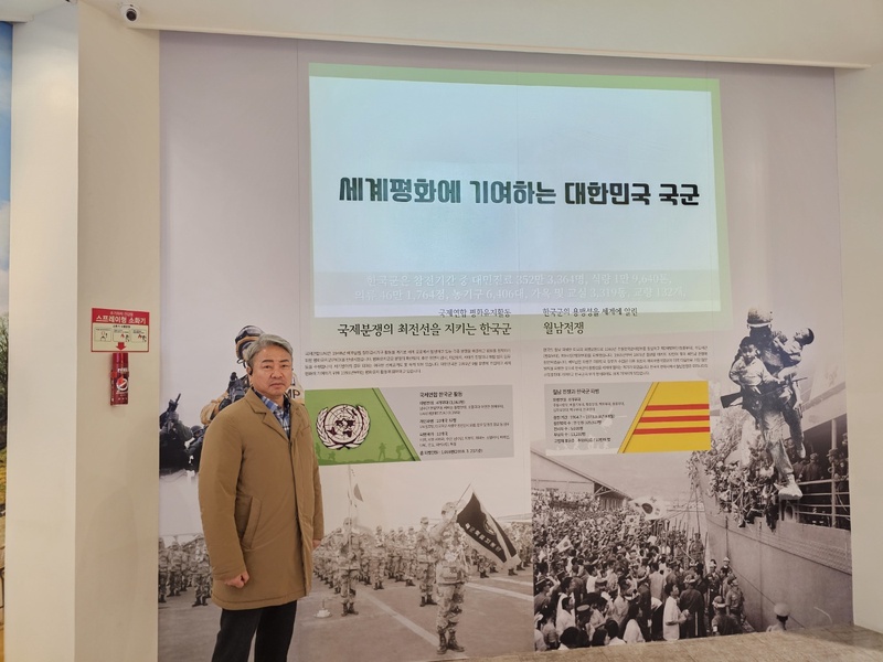 ▲ 현충 전시관 찾아 순국선열의 충혼 기려(김성주 경우회장)