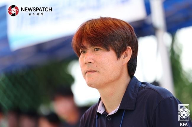 수원공고 양종후 감독은 제2의 박지성, 김민재를 배출하고자 한다. 사진은 작년 5월 문체부장관기 결승에 나선 양 감독의 모습. 수원공고 양종후 감독은 제2의 박지성, 김민재를 배출하고자 한다. 사진은 작년 5월 문체부장관기 결승에 나선 양 감독의 모습.